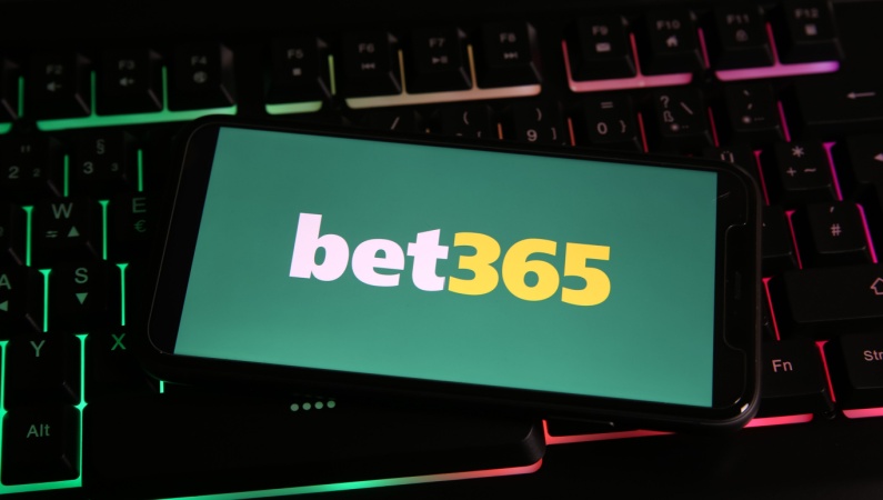 bet365 logo on phone